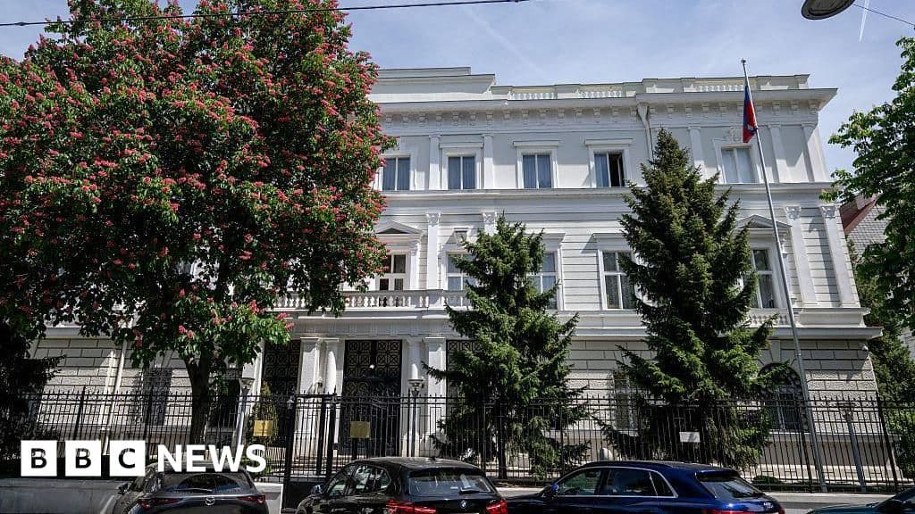 Austria Expels Three Russian Diplomats Over Espionage Using Embassy Antennas