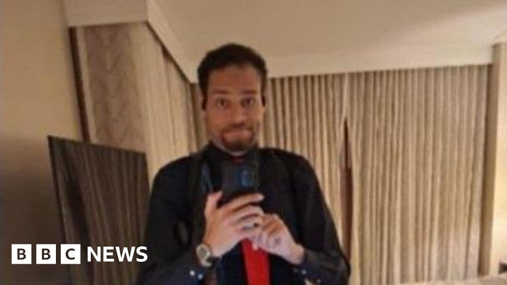 New Photos Reveal Suspect’s Armed Selfies Before Washington Press Dinner Shooting